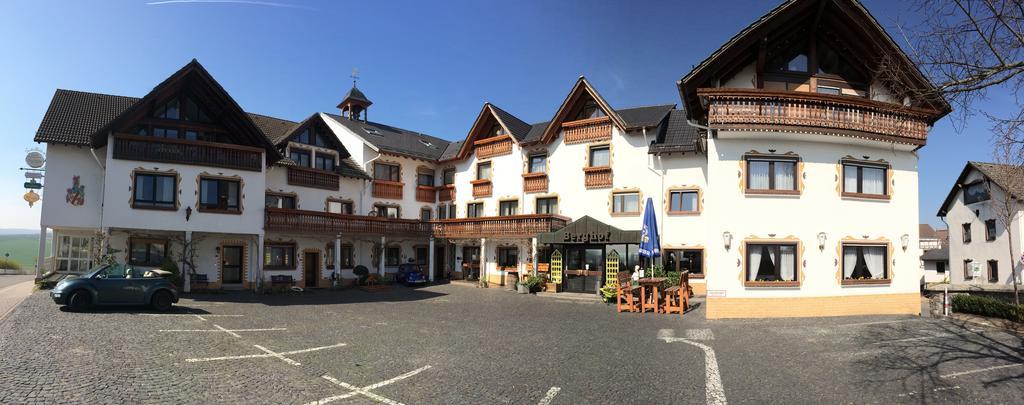 Hotel - Restaurant Berghof Berghausen  エクステリア 写真