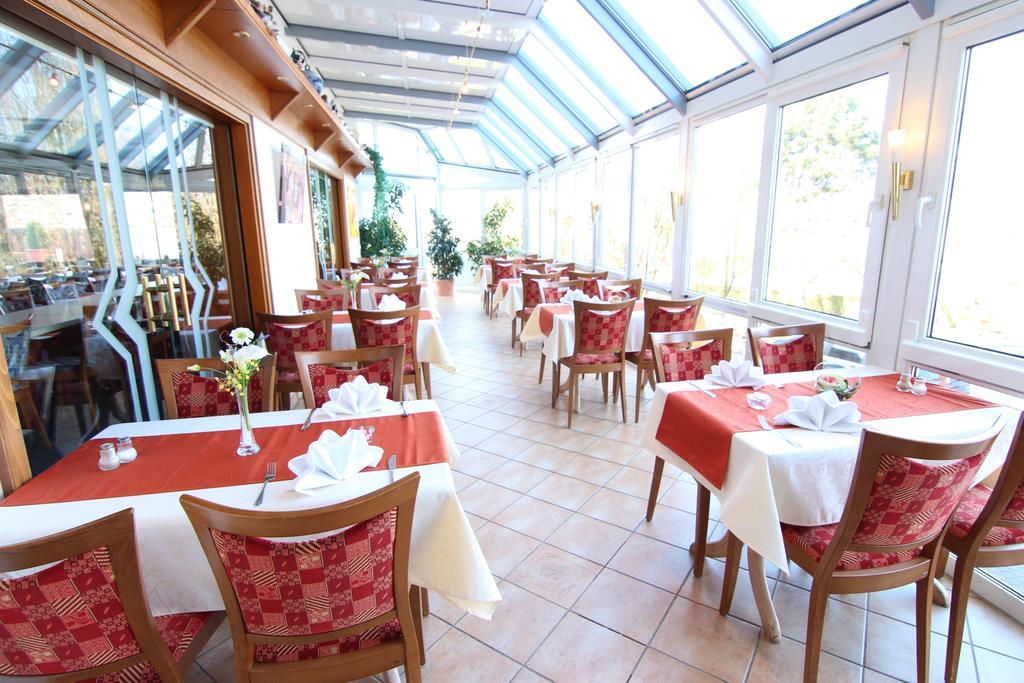 Hotel - Restaurant Berghof Berghausen  エクステリア 写真