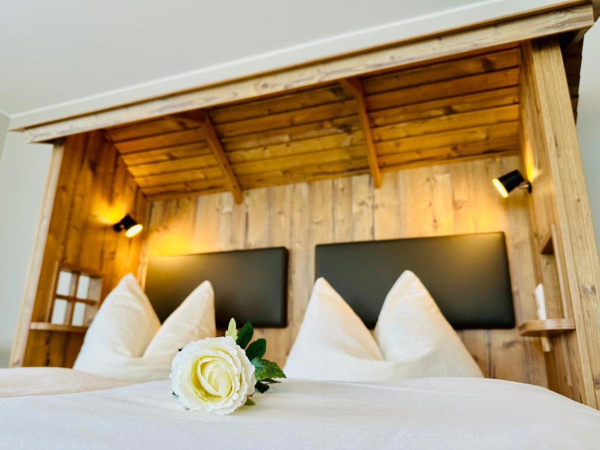 Hotel - Restaurant Berghof Berghausen  エクステリア 写真
